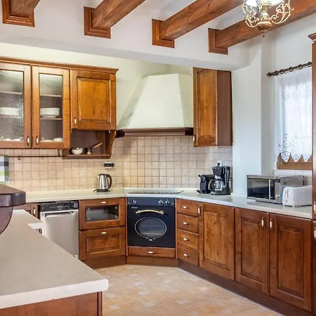 The Grand Valley Mansion Nea Moudania